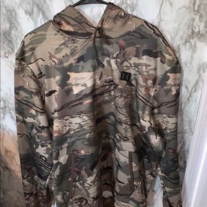 Camo under armour hoodie